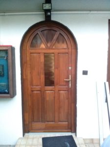 Csepel-Belváros fa bejárati ajtócsere